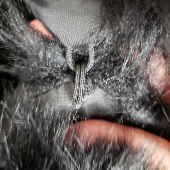 QIYE Faux Fur Vest - Picture 10 of 15